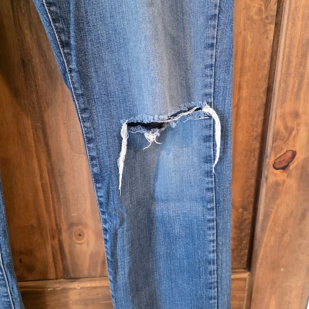 Tommy Hilfiger Jeans Men 32x30‎ Blue Fair Distressed Straight Leg Denim